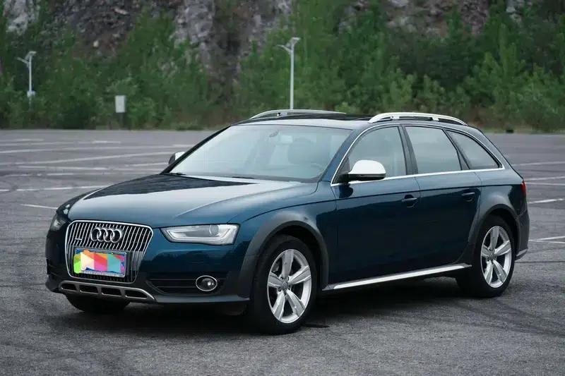 2014 Audi A4 (Imported) 40 TFSI allroad quattro plus version — миниатюра 1