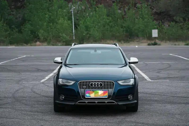 2014 Audi A4 (Imported) 40 TFSI allroad quattro plus version — миниатюра 2