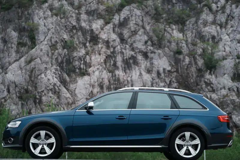 2014 Audi A4 (Imported) 40 TFSI allroad quattro plus version — миниатюра 4