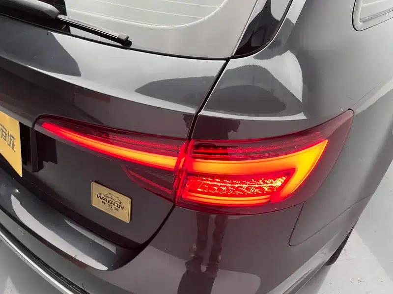 2019 Audi A4 (Imported) Avant 40 TFSI Luxury Dynamic — миниатюра 13