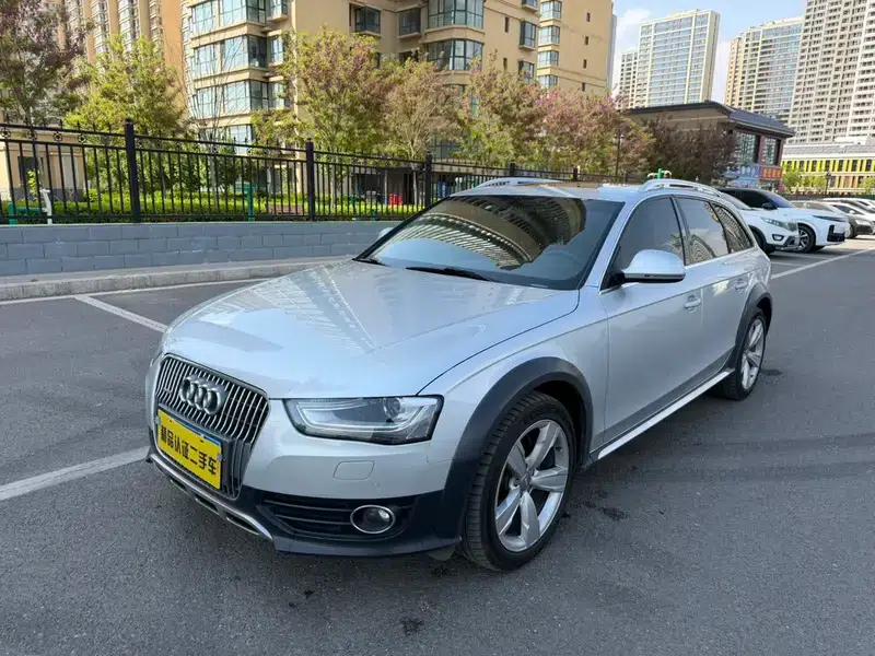 2014 Audi A4 (Imported) 40 TFSI allroad quattro — миниатюра 1