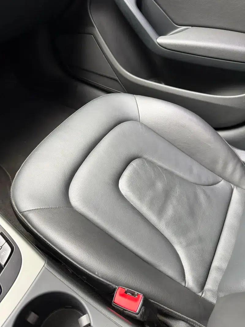 Audi A4 (Imported) 2010 Model 2.0T Automatic AWD 5-Seater Parallel Import — миниатюра 5