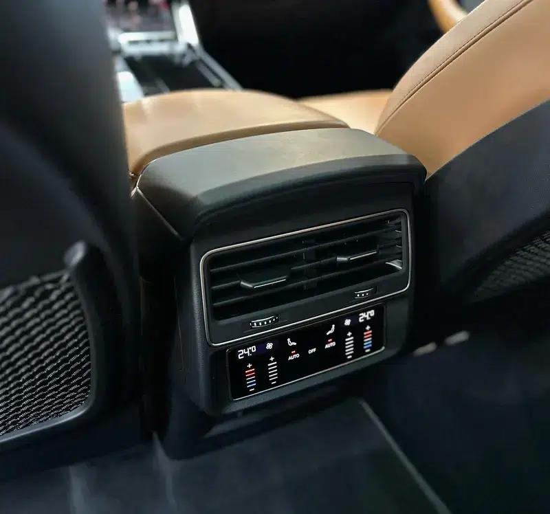 Audi RS Q8 2021 RS Q8 4.0T Premium Edition — миниатюра 11