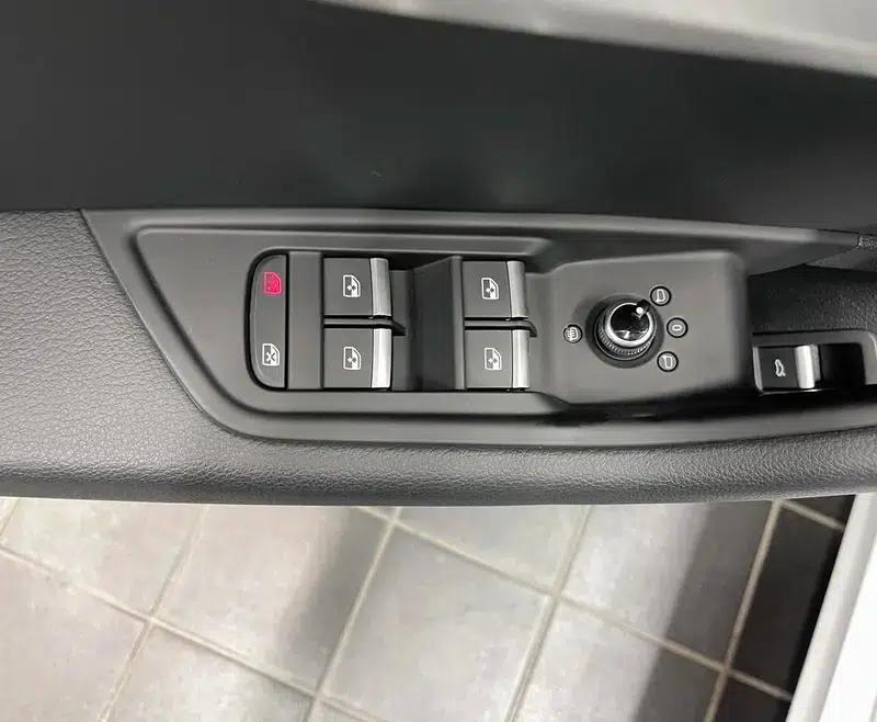 Audi A5 2021 Sportback 40 TFSI Fashionable Elegant Model — миниатюра 19
