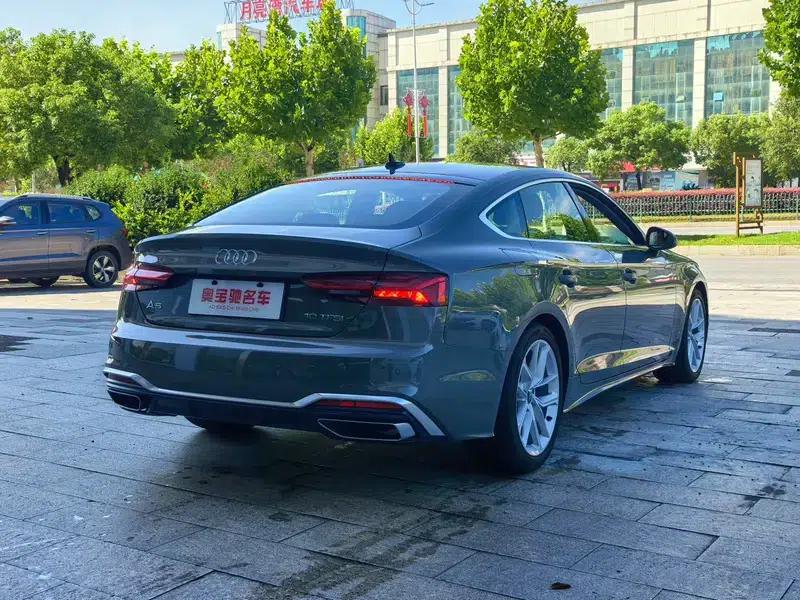 Audi A5 2024 Sportback 40 TFSI Fashion Dynamic Edition — миниатюра 3