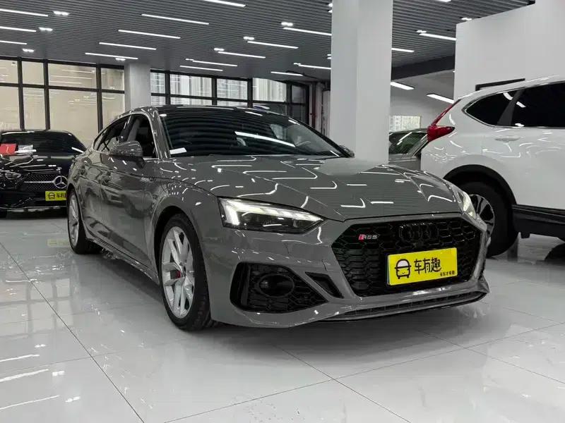 Audi A5 2022 Sportback 40 TFSI Fashionable Elegant Model — миниатюра 3