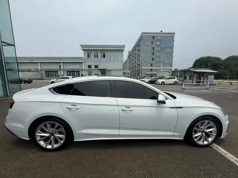 Audi A5 2021 Sportback 40 TFSI Fashionable Elegant Model — миниатюра 4