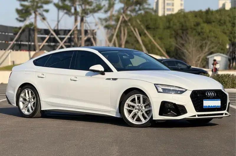Audi A5 2022 Sportback 40 TFSI Fashionable Elegant Model — миниатюра 3