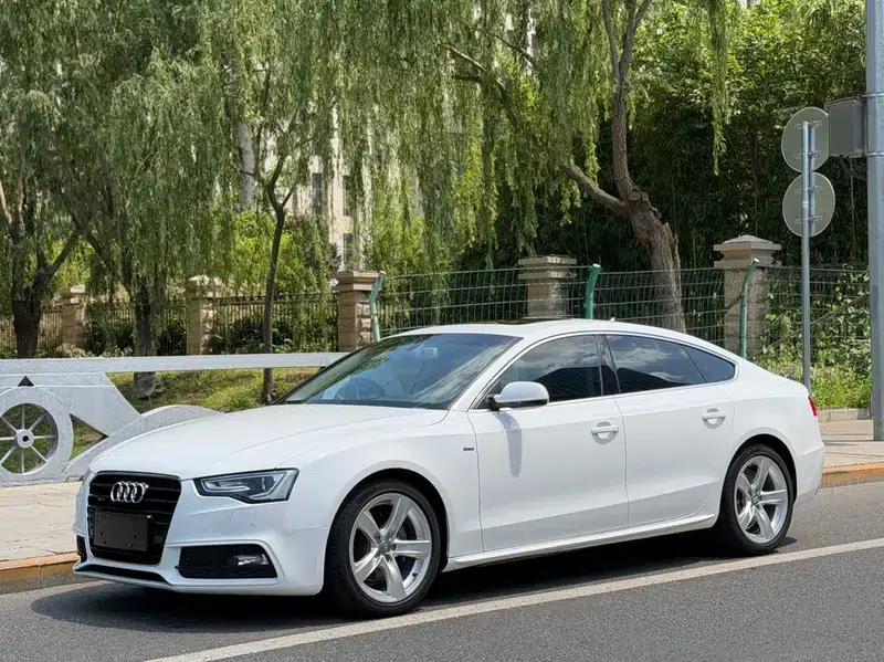 Audi A5 2013 Sportback 40 TFSI quattro Fashion Edition — миниатюра 1