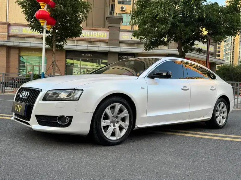 Audi A5 2010 2.0TFSI Sportback Comfort — миниатюра 1
