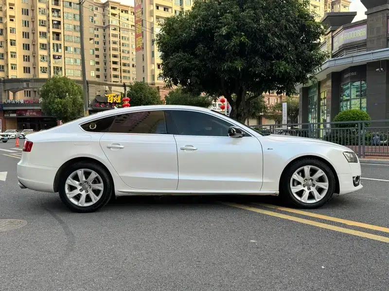 Audi A5 2010 2.0TFSI Sportback Comfort — миниатюра 15