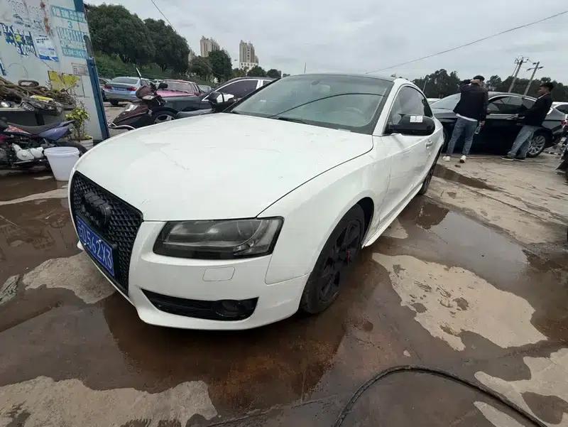 Audi A5 2010 2.0TFSI Coupe Fashion Edition — миниатюра 1