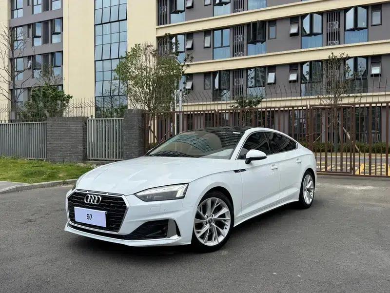 Audi A5 2021 Sportback 40 TFSI Fashionable Elegant Model — миниатюра 1