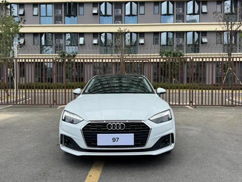 Audi A5 2021 Sportback 40 TFSI Fashionable Elegant Model — миниатюра 2