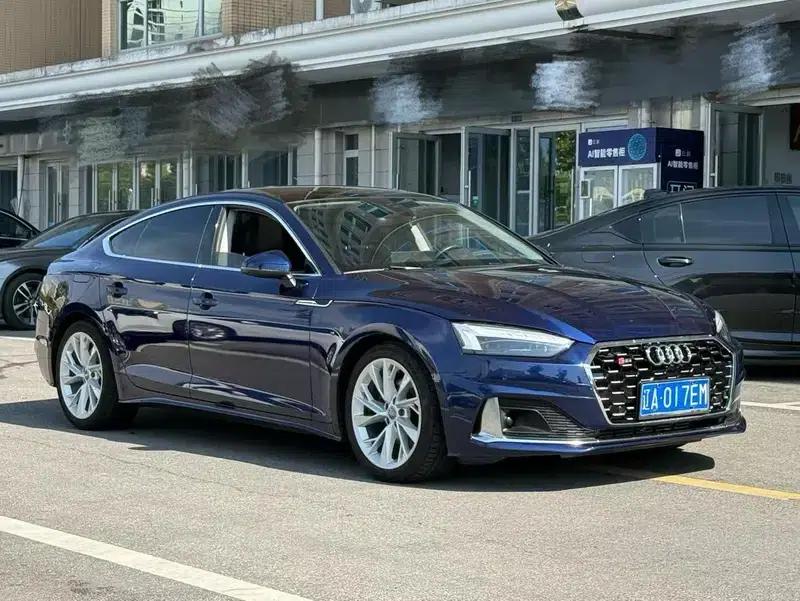 Audi A5 2021 Sportback 40 TFSI Fashionable Elegant Model — миниатюра 3