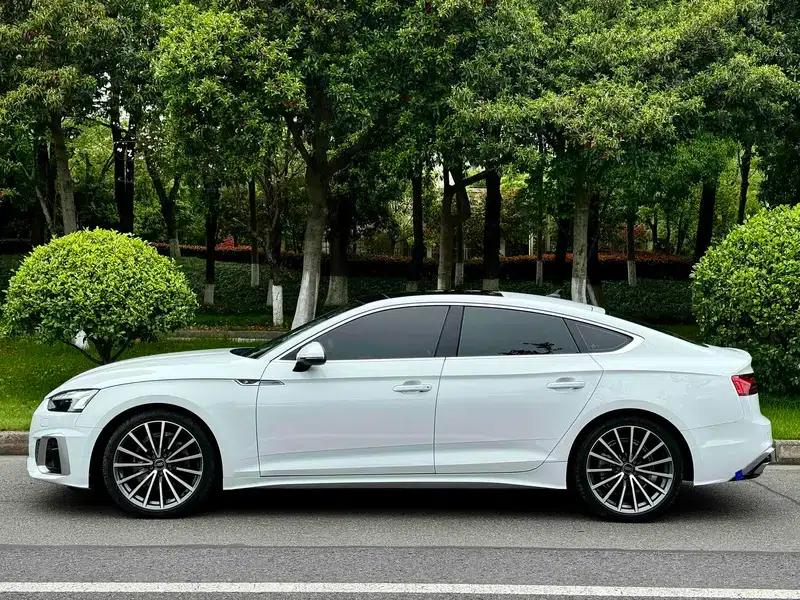 Audi A5 2023 Sportback 40 TFSI quattro Luxury Dynamic — миниатюра 3