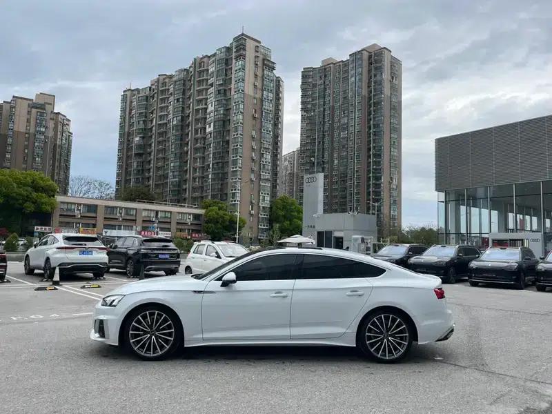 Audi A5 2023 Sportback 40 TFSI quattro Luxury Dynamic — миниатюра 3