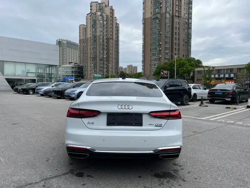 Audi A5 2023 Sportback 40 TFSI quattro Luxury Dynamic — миниатюра 4