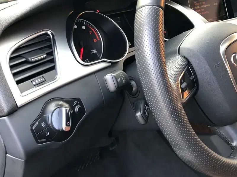 Audi A5 2010 2.0TFSI Sportback Luxury — миниатюра 15