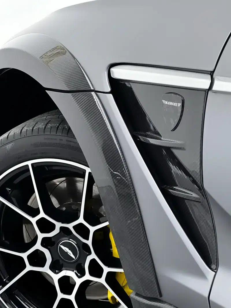 2022 Aston Martin DBX 4.0T V8 — миниатюра 15
