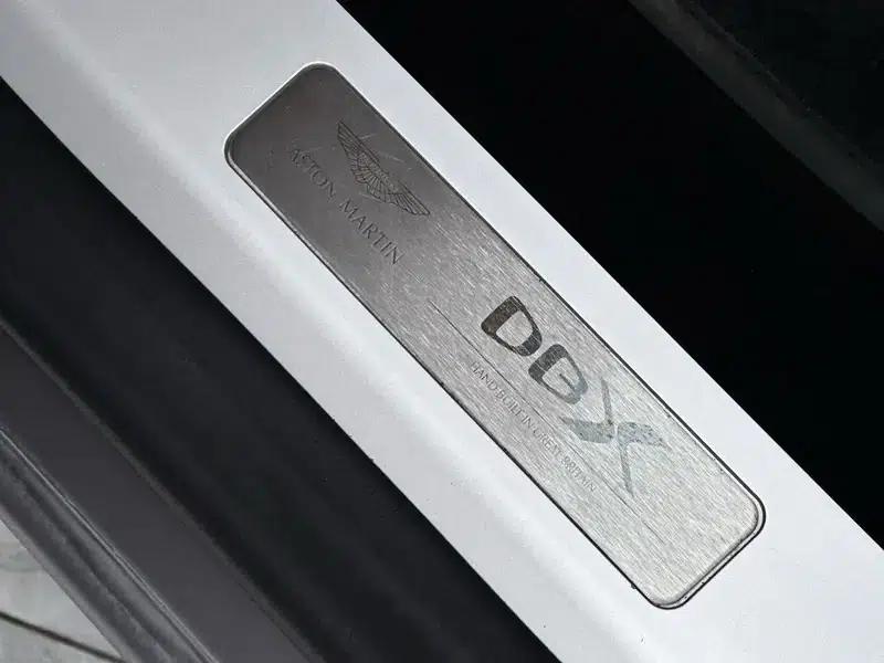 2022 Aston Martin DBX 4.0T V8 — миниатюра 17