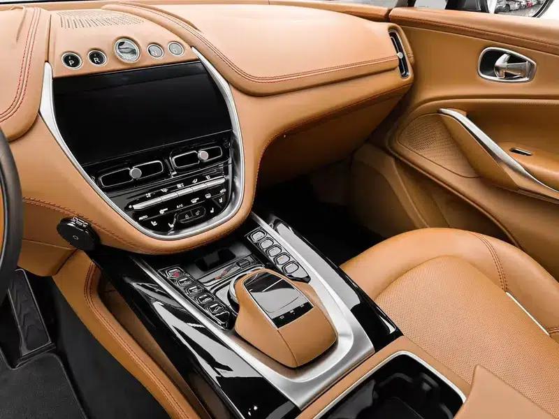 2022 Aston Martin DBX 4.0T V8 — миниатюра 18