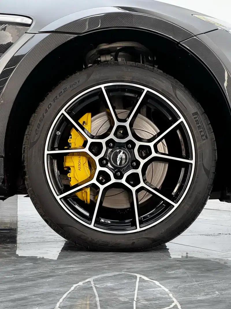2022 Aston Martin DBX 4.0T V8 — миниатюра 8