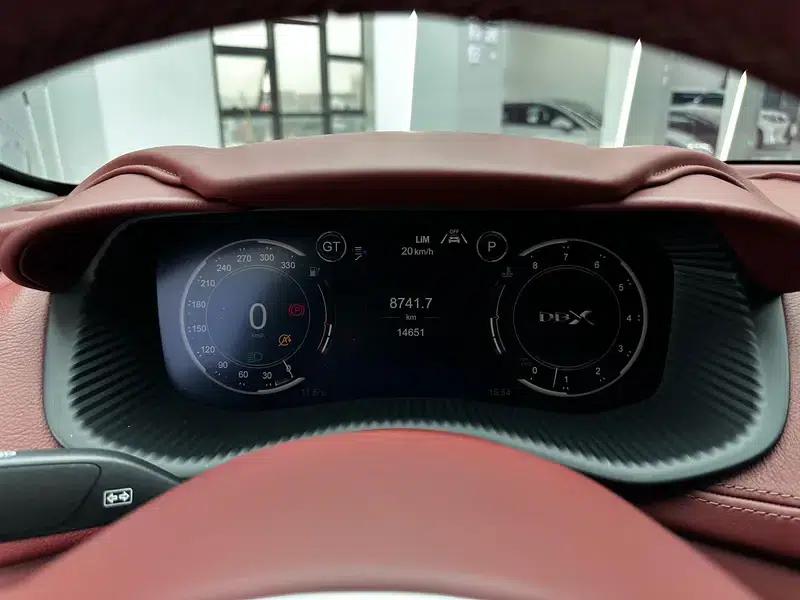 2023 Aston Martin DBX 4.0T V8 — миниатюра 15
