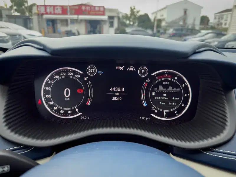 Aston Martin DBX 2022 3.0T STRAIGHT SIX — миниатюра 11