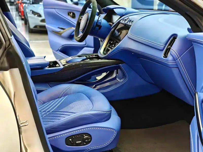 Aston Martin DBX 2021 4.0T V8 Silk Road Edition — миниатюра 12