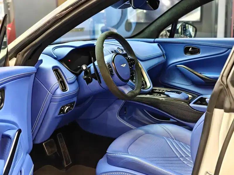 Aston Martin DBX 2021 4.0T V8 Silk Road Edition — миниатюра 15