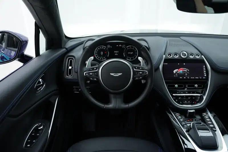 Aston Martin DBX 2023 3.0T STRAIGHT SIX — миниатюра 11