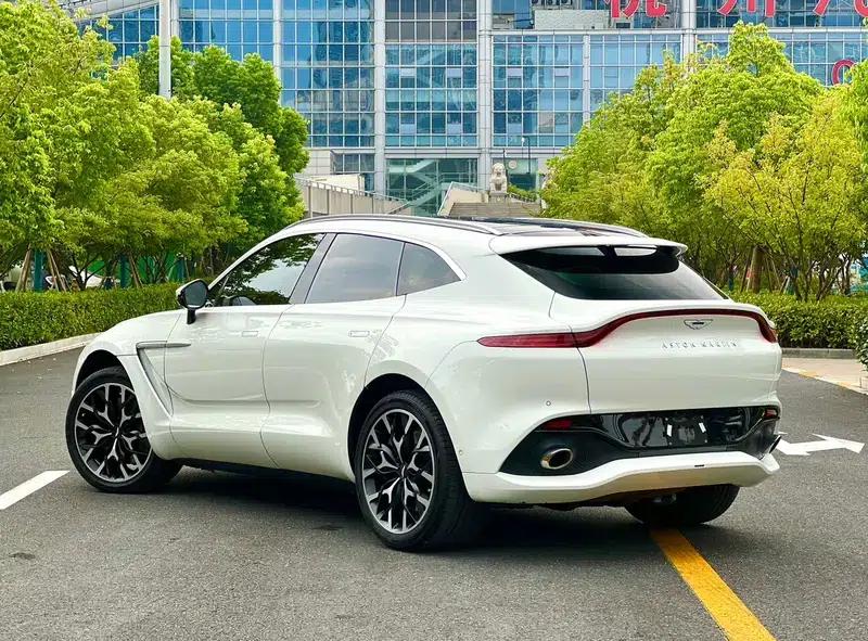 Aston Martin DBX 2022 3.0T STRAIGHT SIX — миниатюра 4