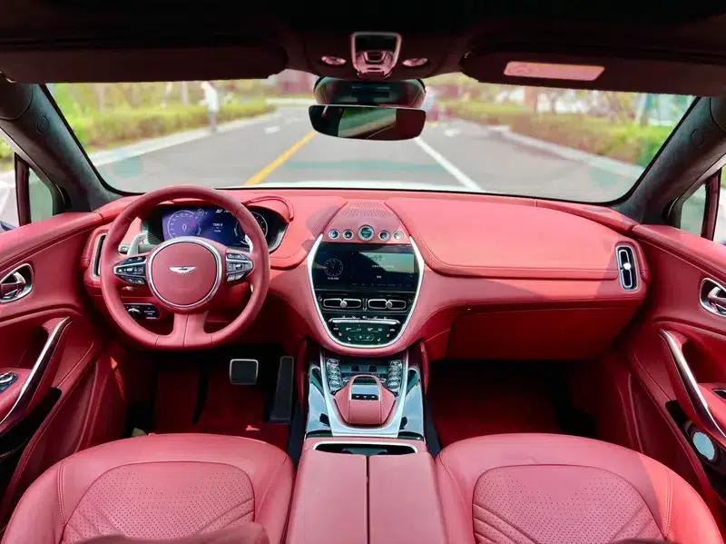 Aston Martin DBX 2022 3.0T STRAIGHT SIX — миниатюра 9