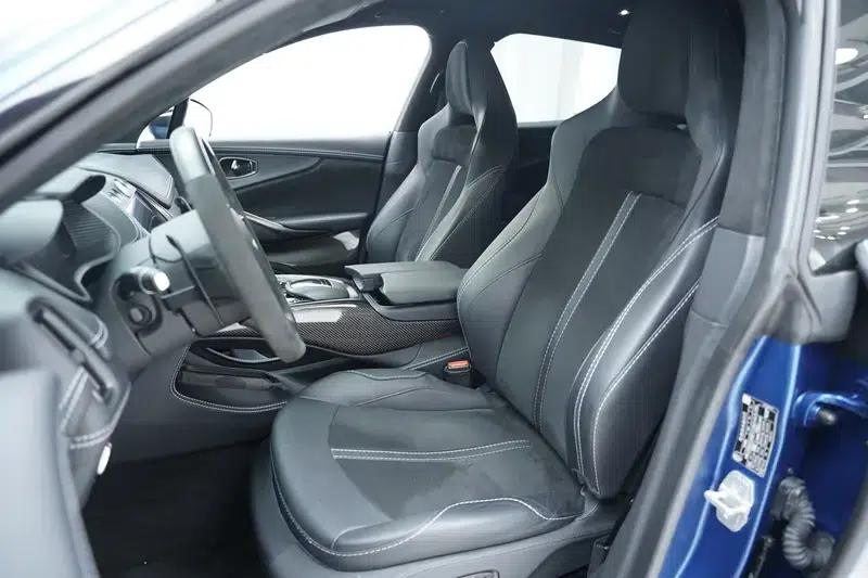 2022 Aston Martin DBX 4.0T V8 — миниатюра 7