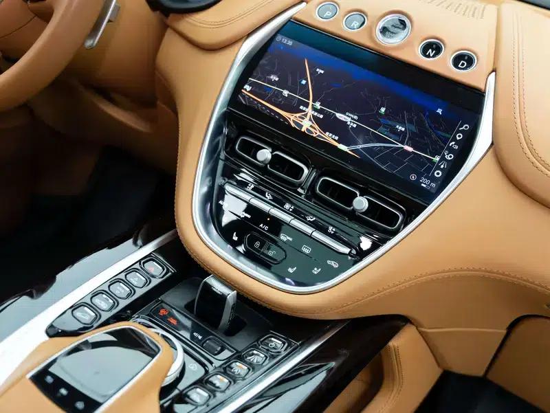 2024 Aston Martin DBX 4.0T V8 — миниатюра 11