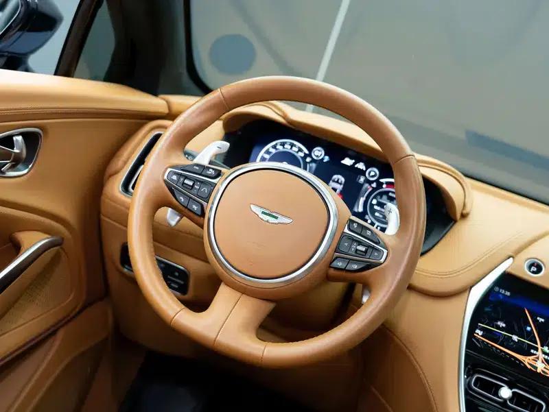 2024 Aston Martin DBX 4.0T V8 — миниатюра 9
