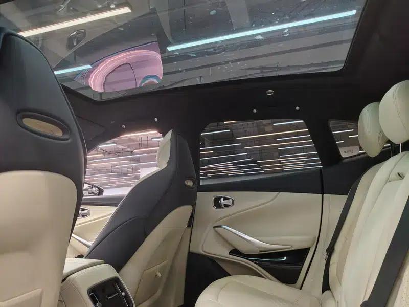 Aston Martin DBX 2022 3.0T STRAIGHT SIX — миниатюра 13