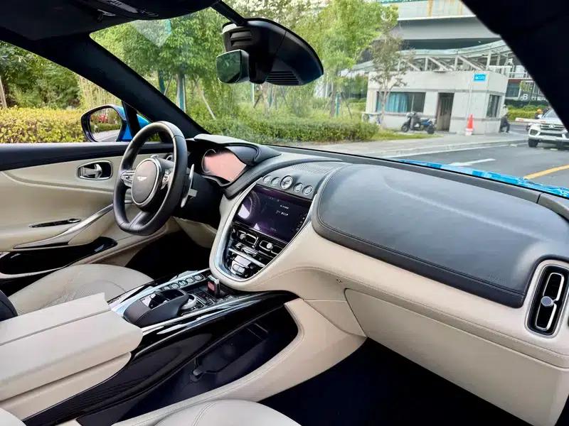Aston Martin DBX 2022 3.0T STRAIGHT SIX — миниатюра 8