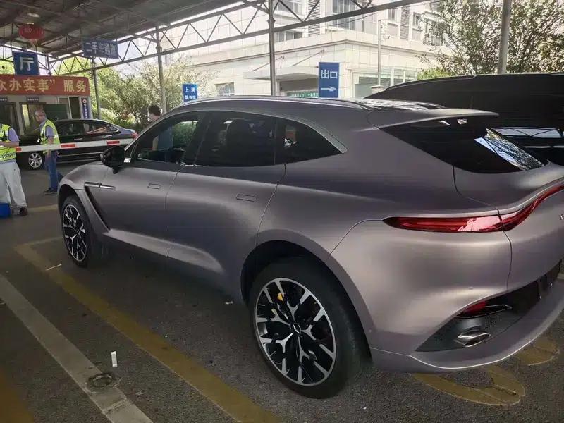 Aston Martin DBX 2021 4.0T V8 Silk Road Edition — миниатюра 2