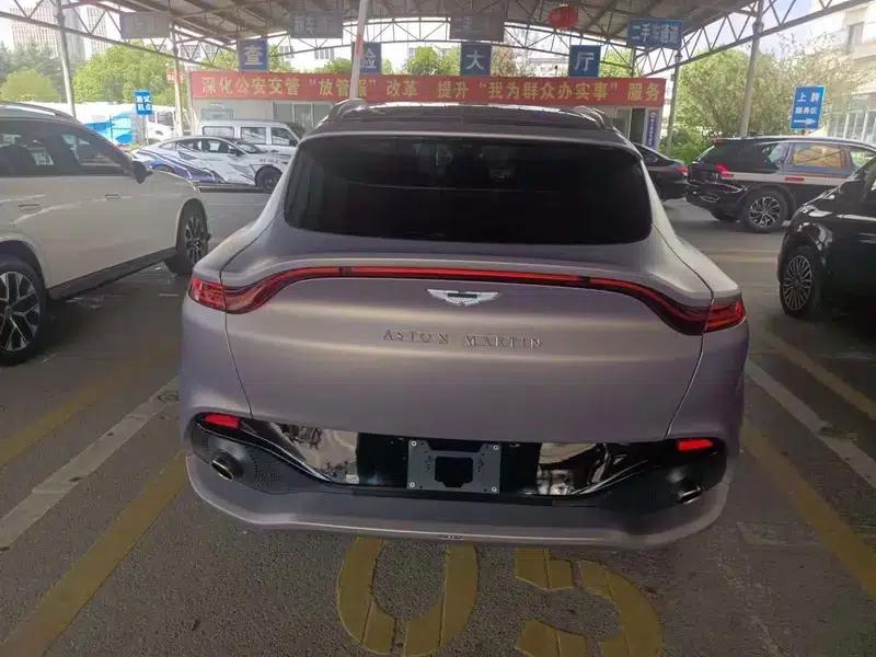 Aston Martin DBX 2021 4.0T V8 Silk Road Edition — миниатюра 3
