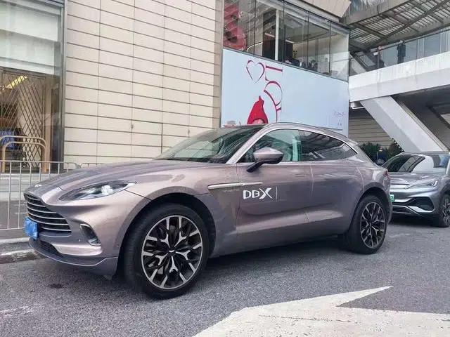 2022 Aston Martin DBX 4.0T V8