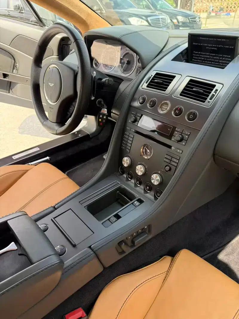 2007 Vantage 4.3 Manual Coupe — миниатюра 7