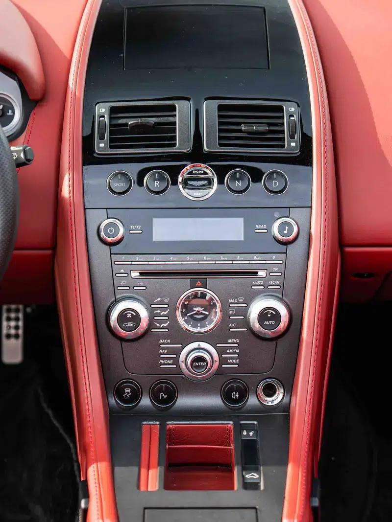 2012 Vantage 4.7L S Roadster — миниатюра 12
