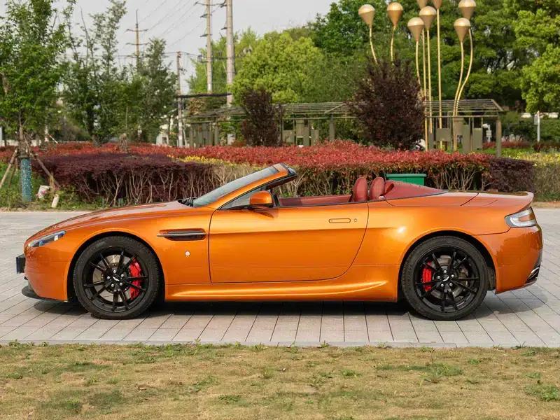 2012 Vantage 4.7L S Roadster — миниатюра 3