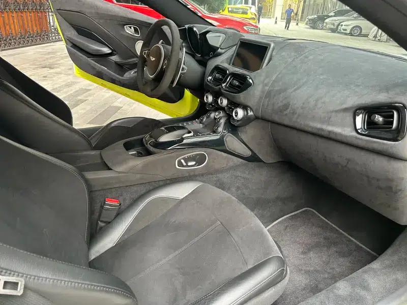 2018 Vantage 4.0T V8 — миниатюра 11