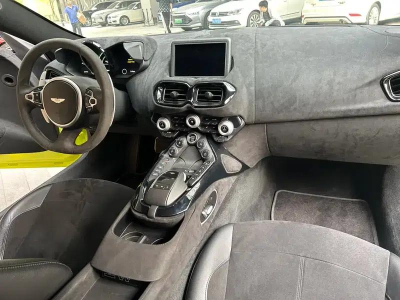 2018 Vantage 4.0T V8 — миниатюра 13