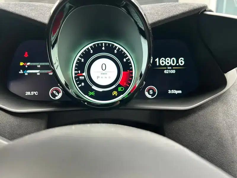 2018 Vantage 4.0T V8 — миниатюра 14