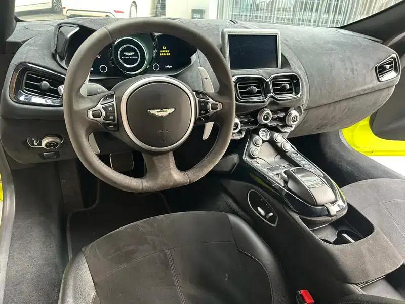2018 Vantage 4.0T V8 — миниатюра 16