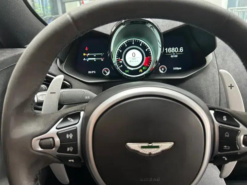 2018 Vantage 4.0T V8 — миниатюра 17